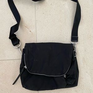 lulu lemon cross body bag